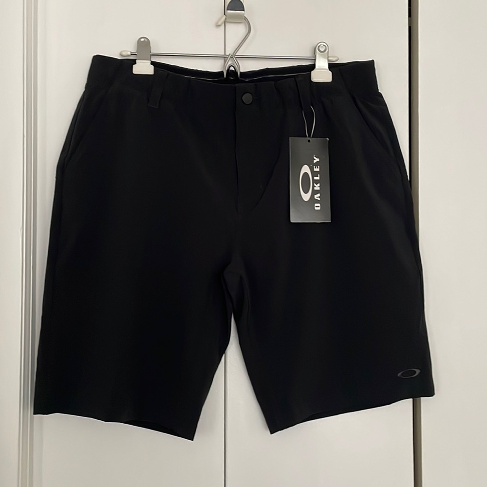 NWT Oakley Men’s Control Shorts